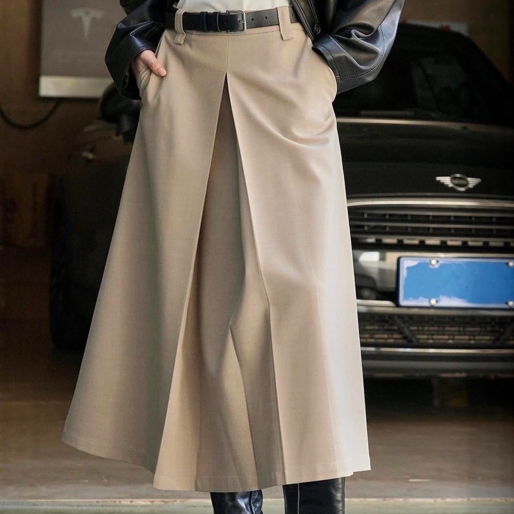 MaxMara weekend Midi skirt. Size 10